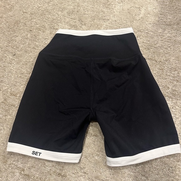 Set Active Sportbody Bike Shorts - Contrast in 
medium - Picture 3 of 5